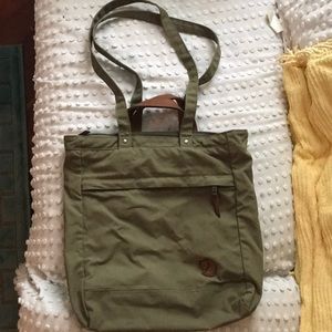 Fjällräven G1000 totepack No. 1, no wear or tear.